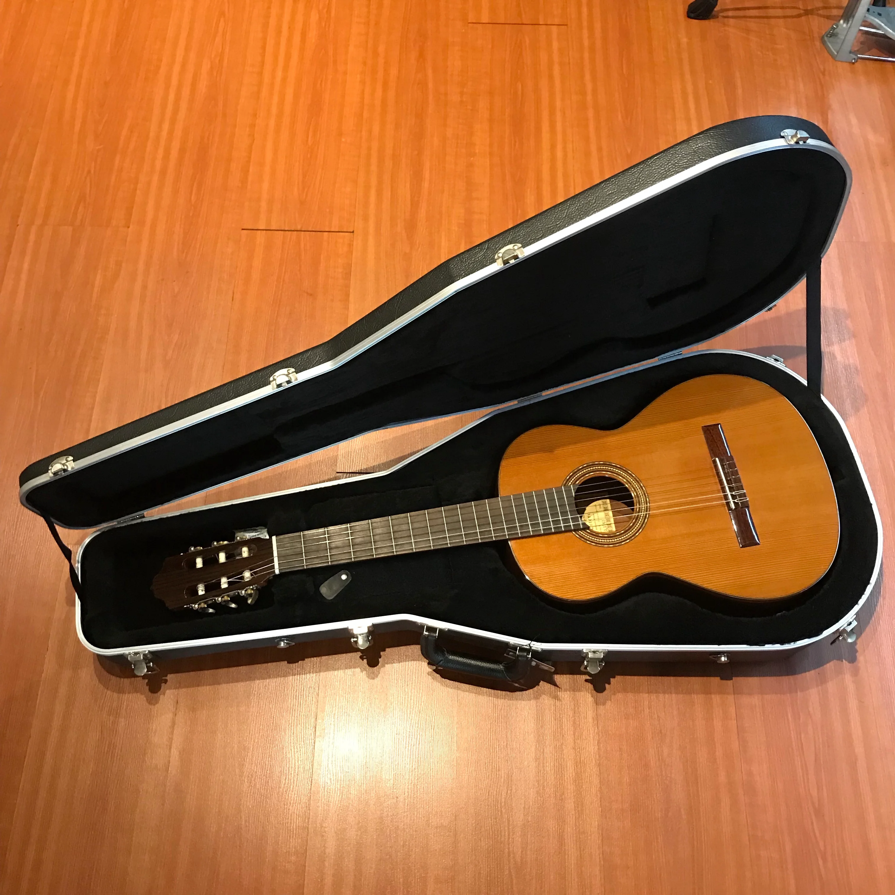 Esteve 3ST63 7/8 Size Gloss Finish Nylon String Classical Guitar - Image 6