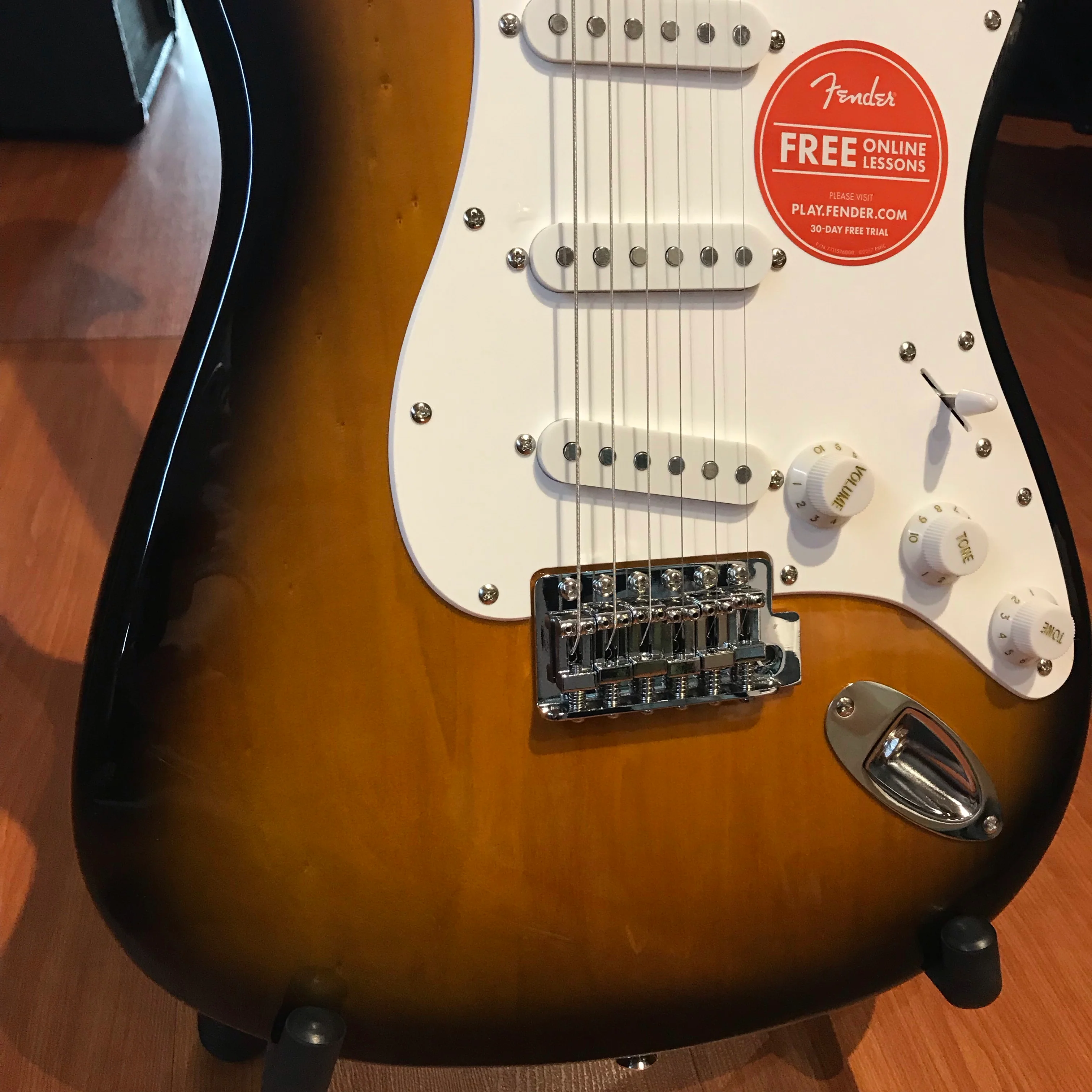 Fender Squier Affinity Stratocaster 2TS 2 Tone Sunburst Electric Guitar - Image 4