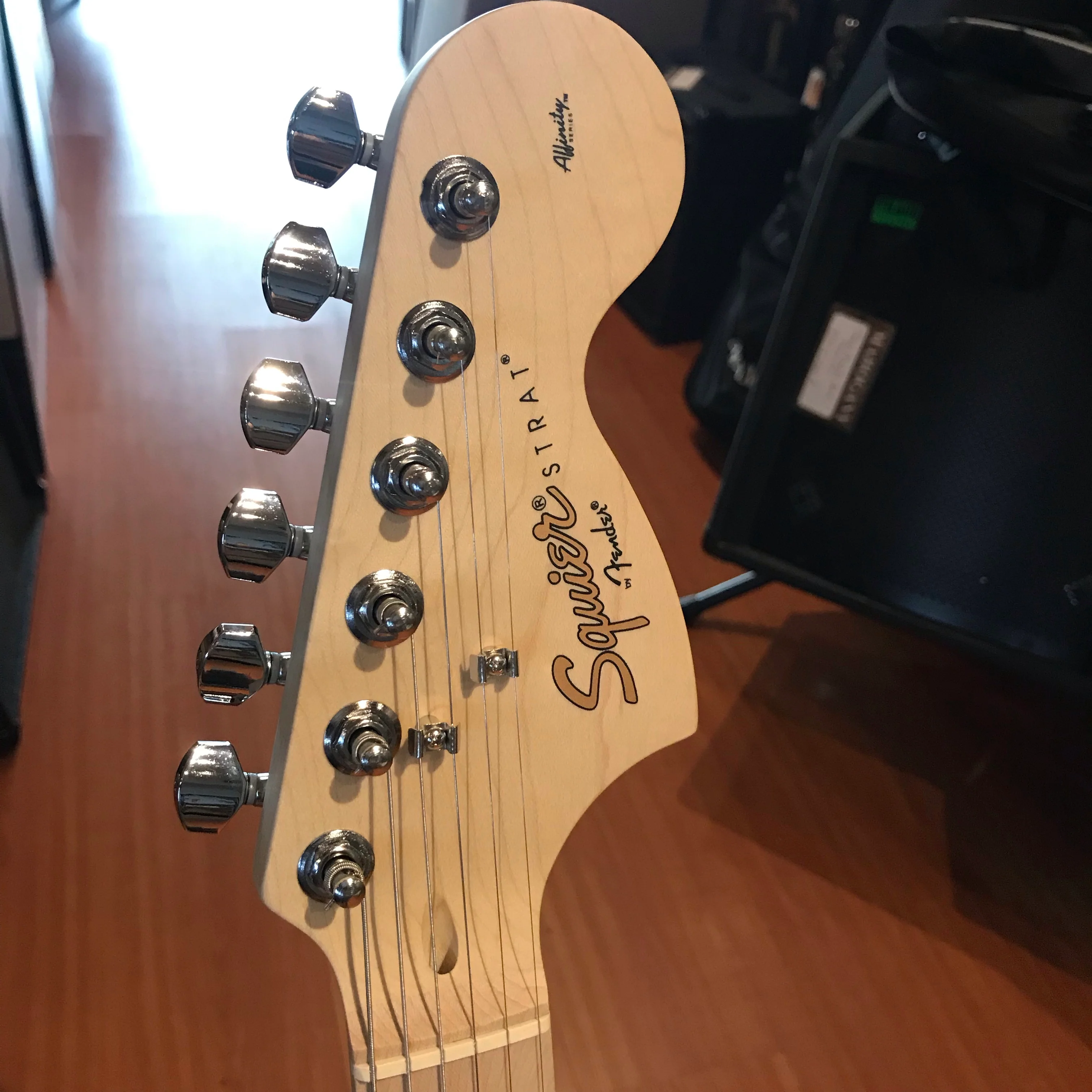 Fender Squier Affinity Stratocaster 2TS 2 Tone Sunburst Electric Guitar - Image 6