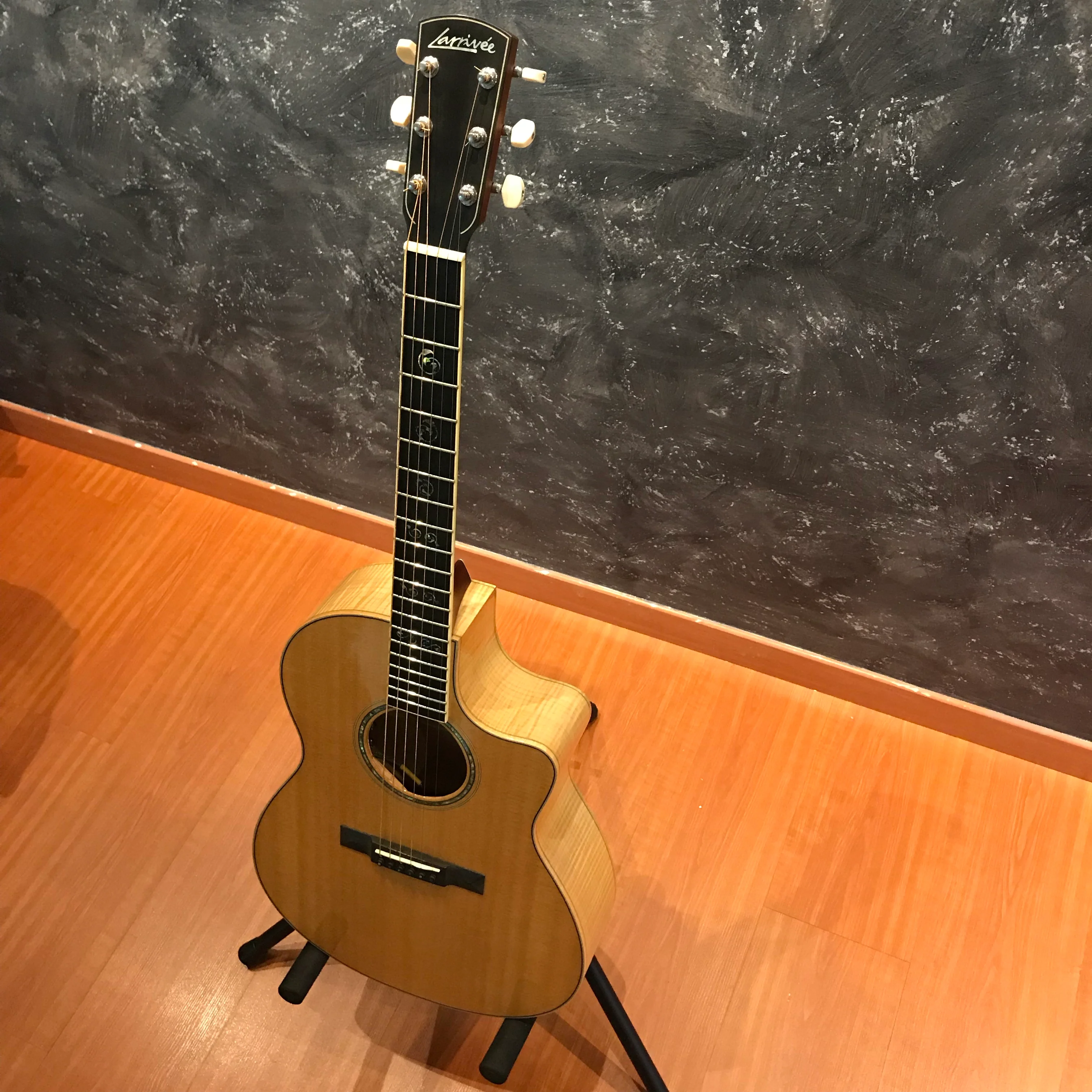 Larrivee LSV-11 Maple Acoustic Guitar - Image 2