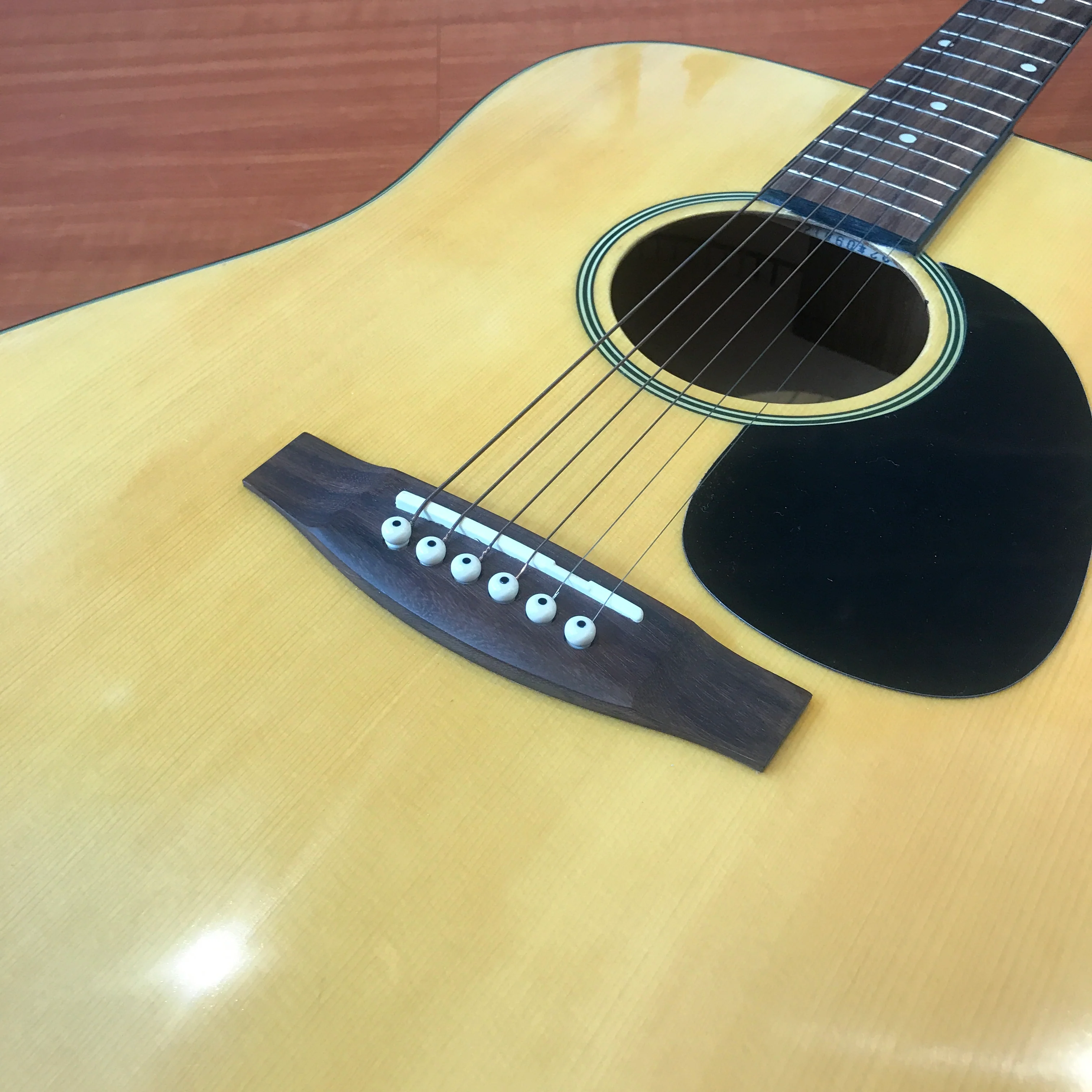 Suzuki SDG10 Natural Finish Dreadnought Acoustic Guitar - Image 3
