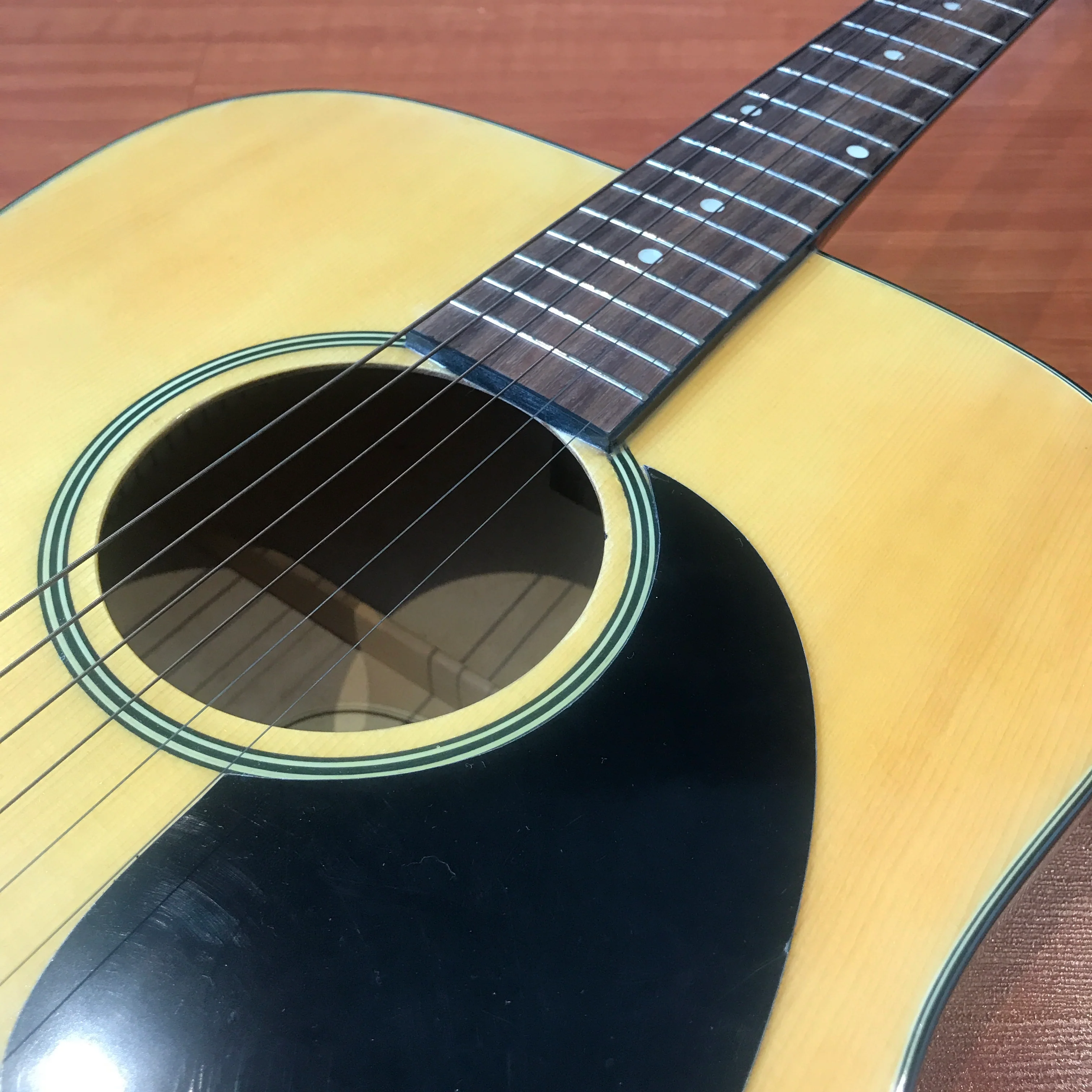 Suzuki SDG10 Natural Finish Dreadnought Acoustic Guitar - Image 4