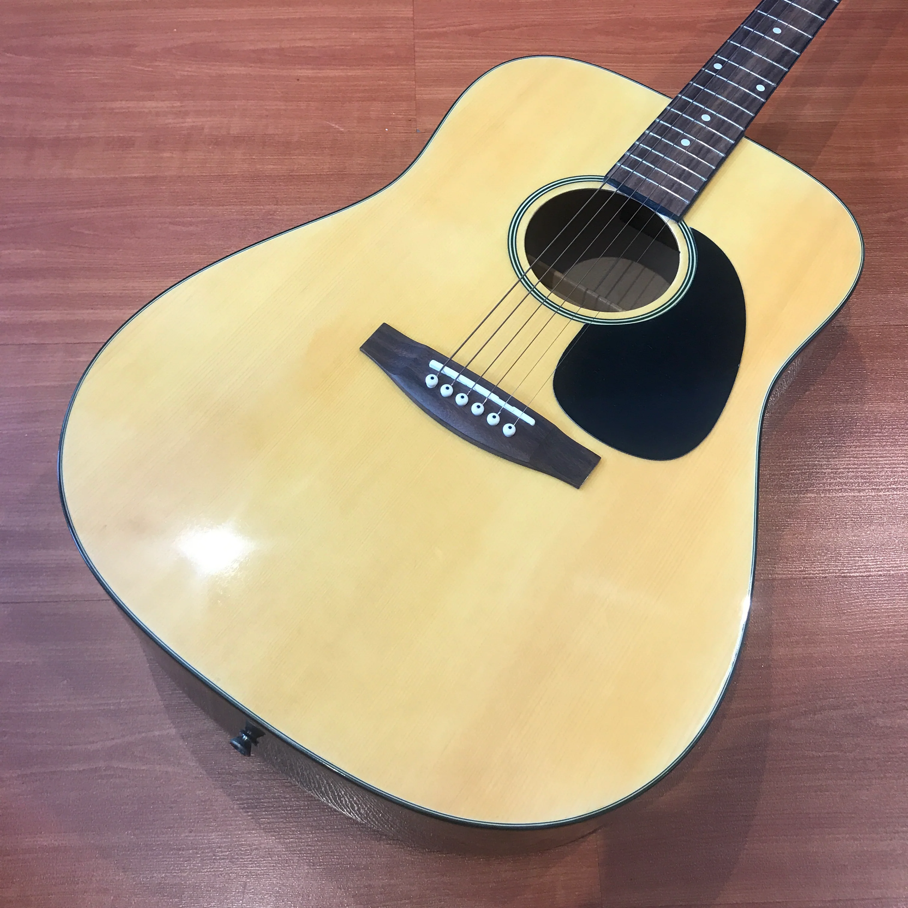 Suzuki SDG10 Natural Finish Dreadnought Acoustic Guitar - Image 6
